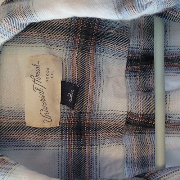 Universal Threads Lightweight flannel - Picture 2 of 2
